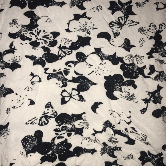 Don’t Ask Why butterfly and flower crop top - Picture 3 of 6